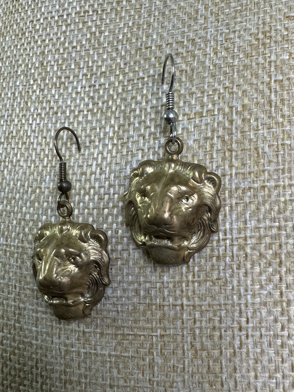 Vintage Gold Lion Head Dangle Earrings - Repousse Style